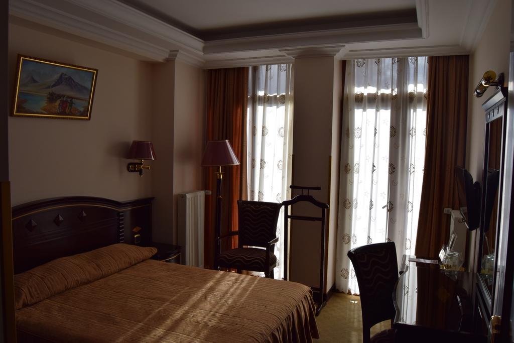 Suite Familiale 2 Chambres (2 Adultes + 2 Enfants)