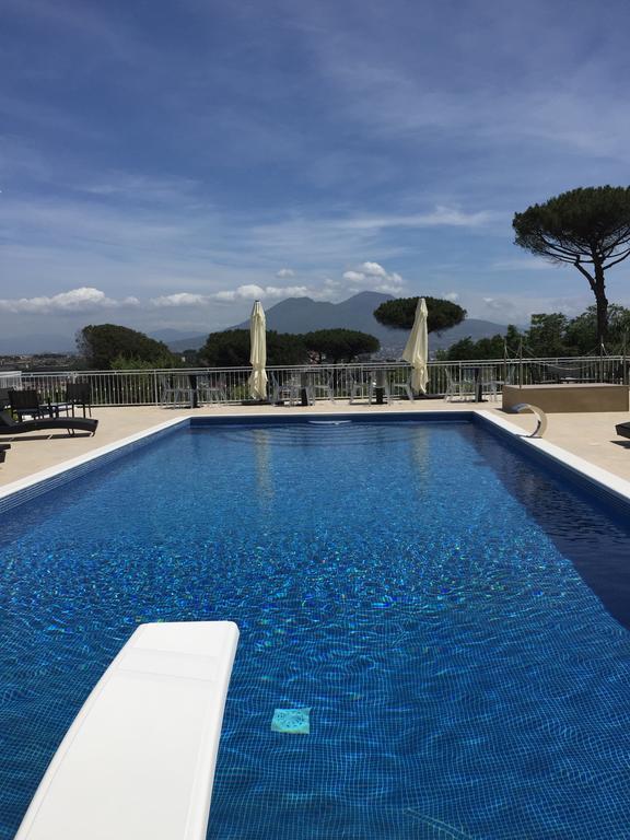 Studio with Pool View,633171057:JPEG