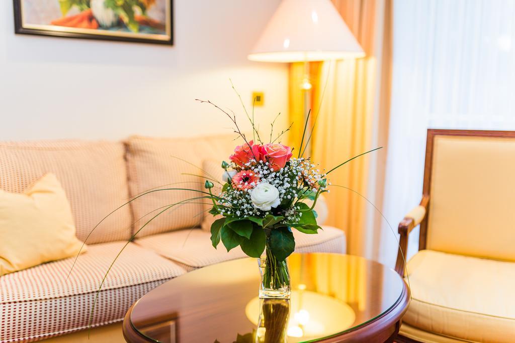 Suite,1756394790:JPEG