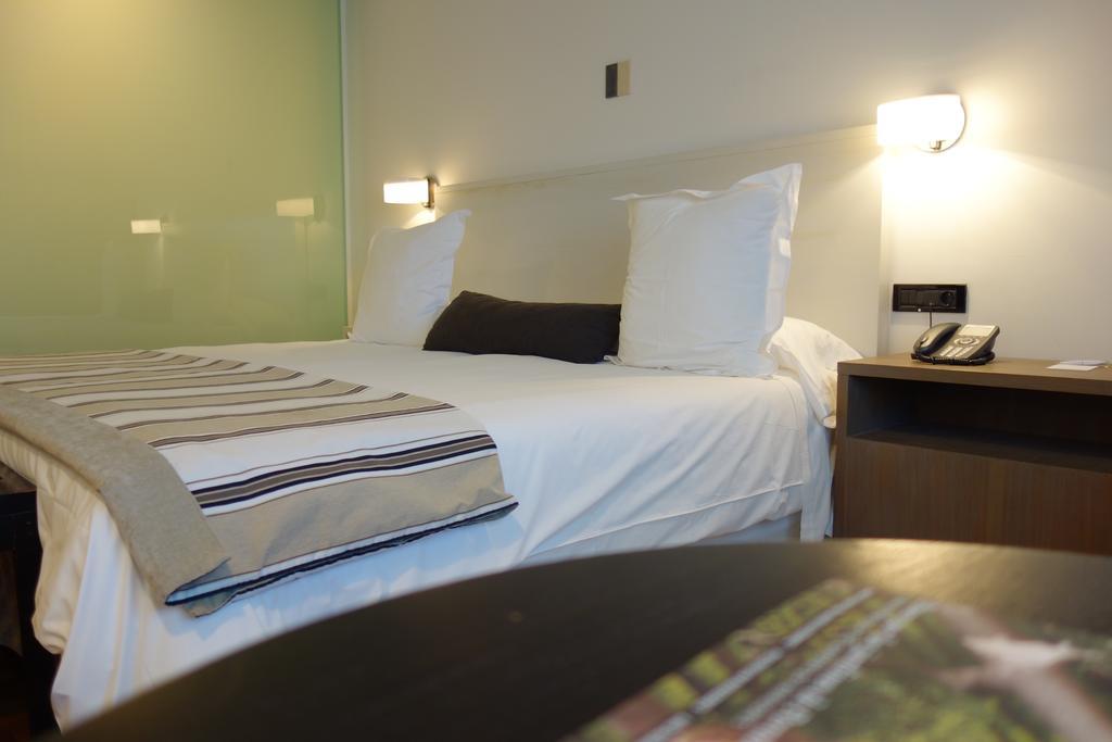Standar Double Room (2 Adutls+1 Child),697825068:JPEG