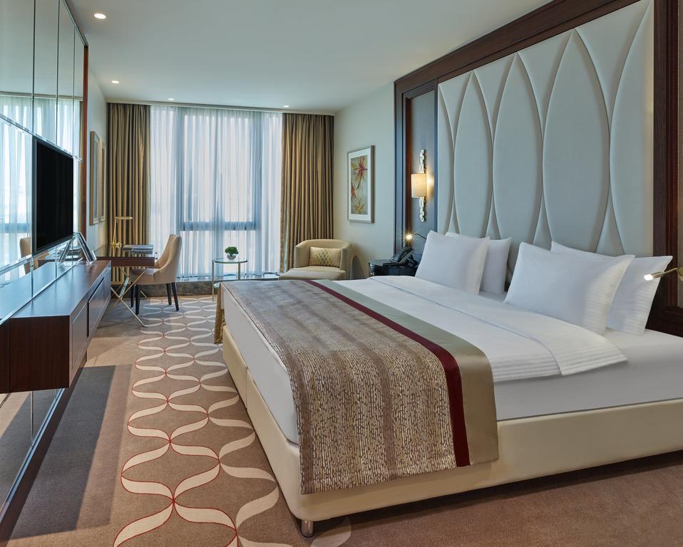Deluxe Room Queen Size Bed,1447675909:JPEG