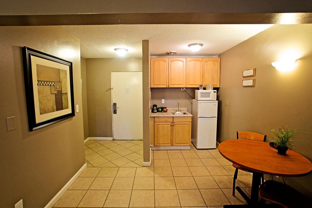 Suite with Patio Pet Friendly,439456740:JPEG
