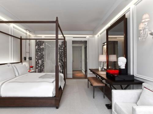 Quarto com Cama King-size Clássico Grande