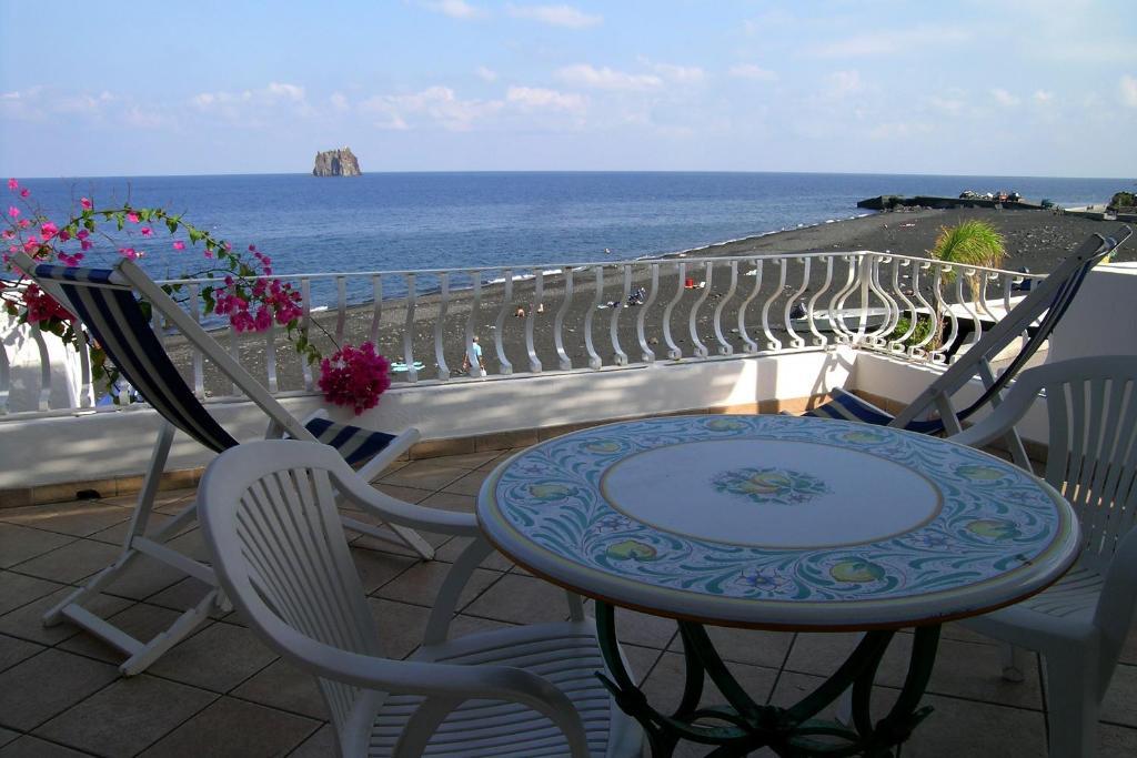 Double or Twin Room with Sea View