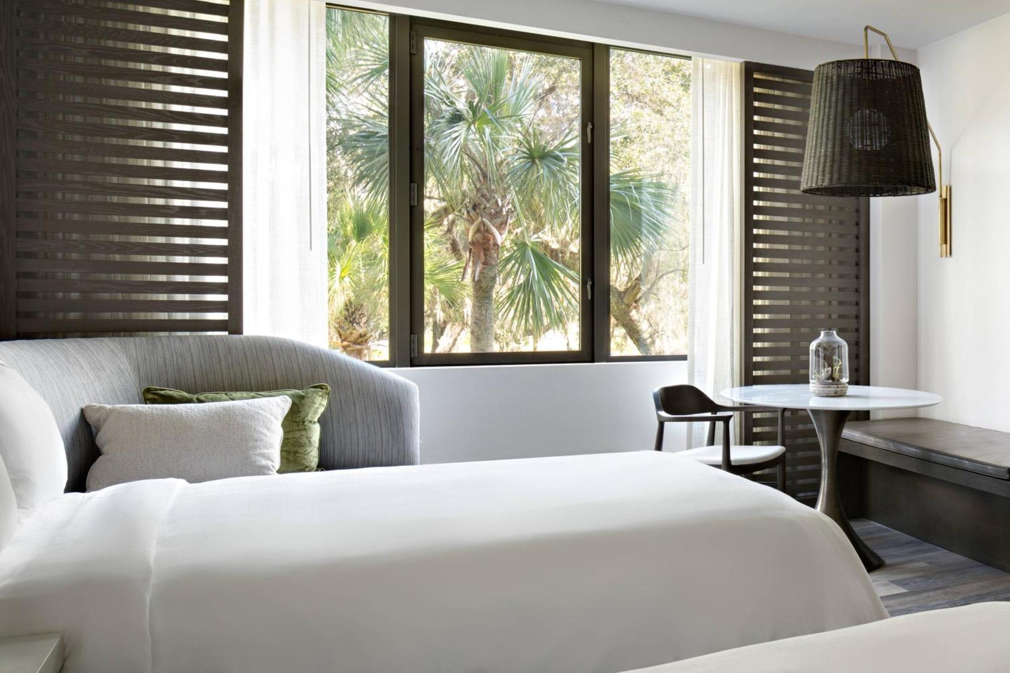 Sawgrass Signature Room, 1 King – Resort View,1381385159:JPEG