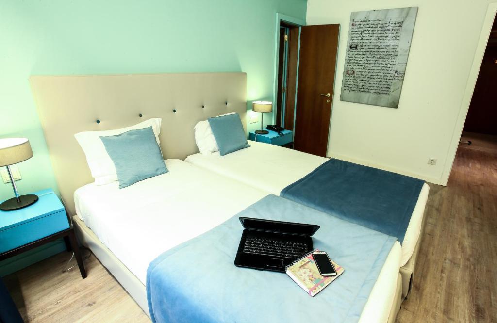 Family Room (2 Adults + 2 Children up to 15 years old),66491086:JPEG