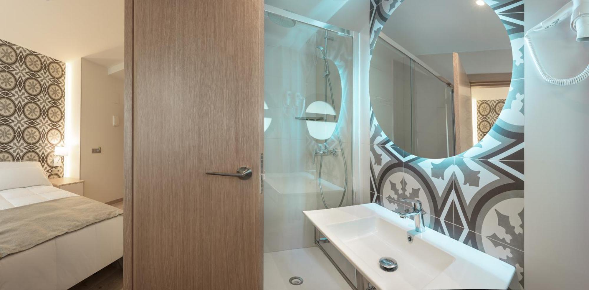 Twin Room with City View