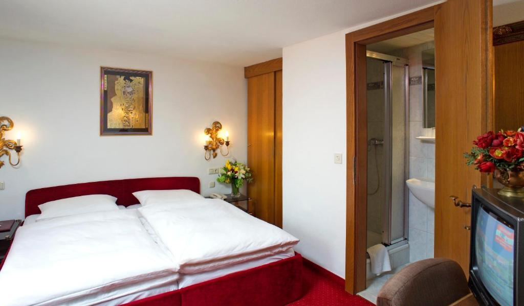 Standard Double Room - Annex,62047906:JPEG