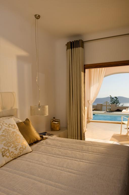 Deluxe Suite with Private Heated Pool and Caldera View
