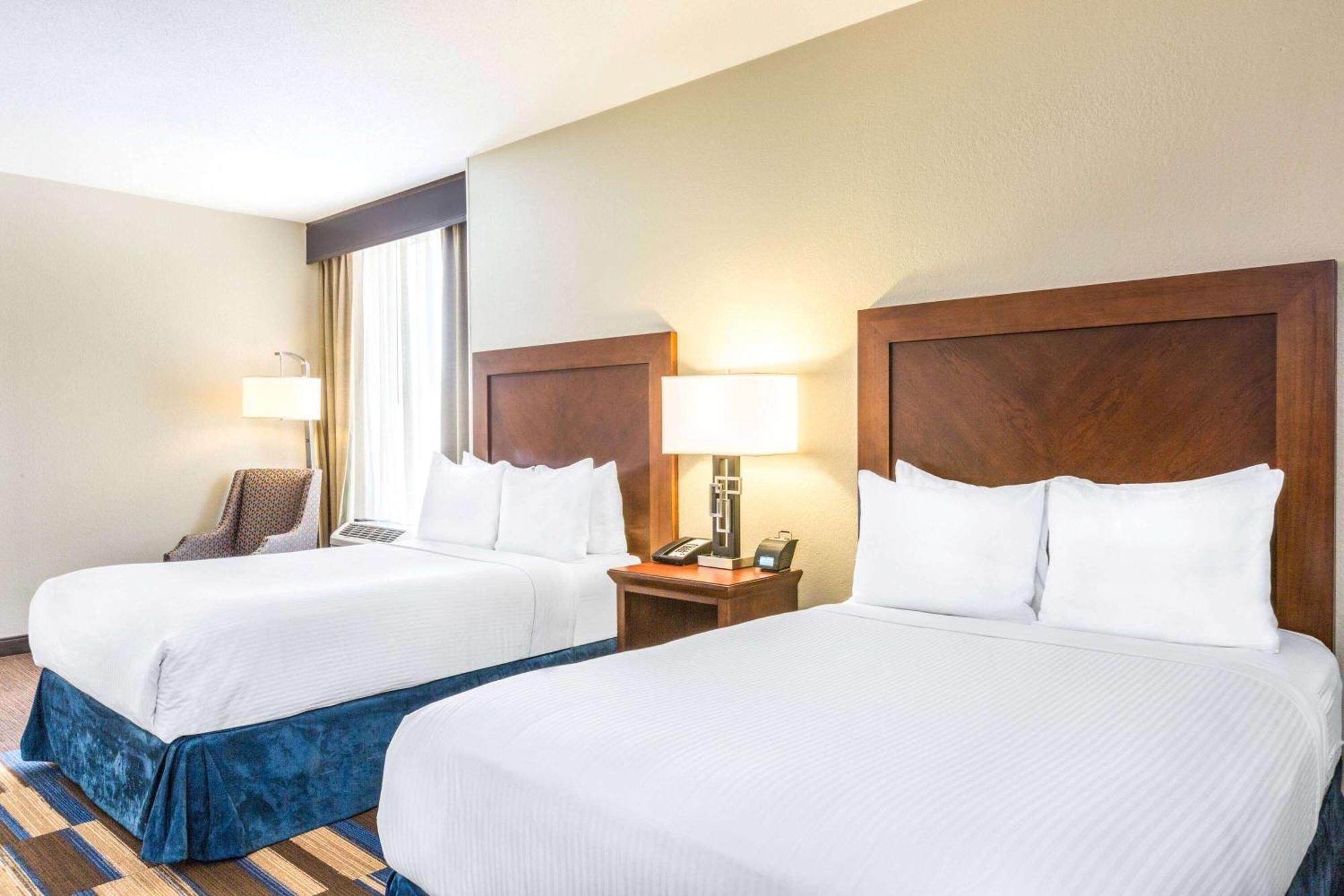 Double Room with Two Double Beds - Mobility Access/Non-Smoking,684331794:JPEG