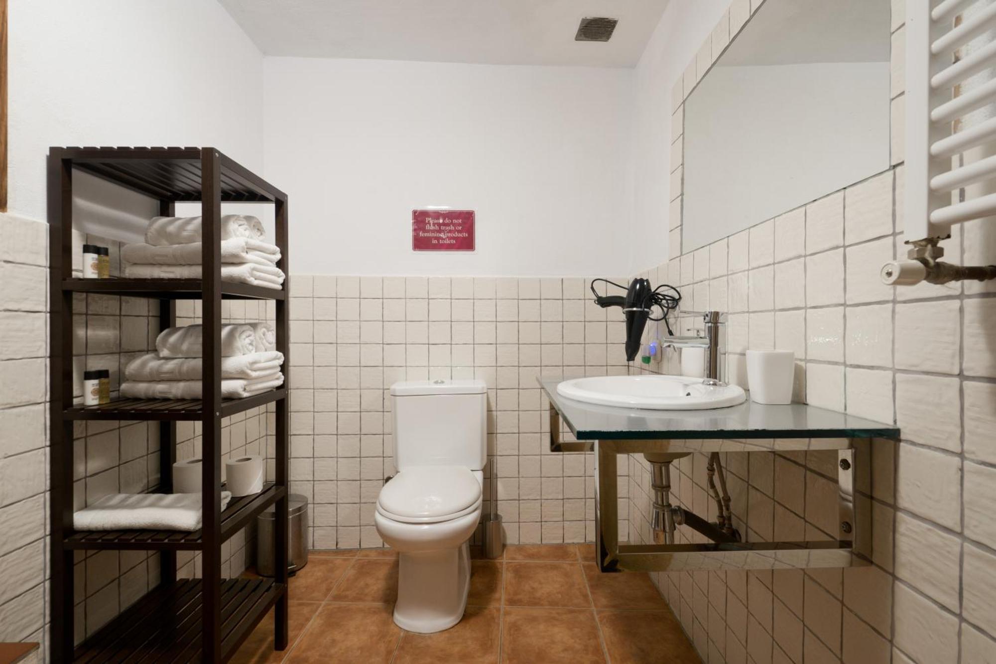 Vierpersoonskamer met Eigen Badkamer en Uitzicht op het Alhambra