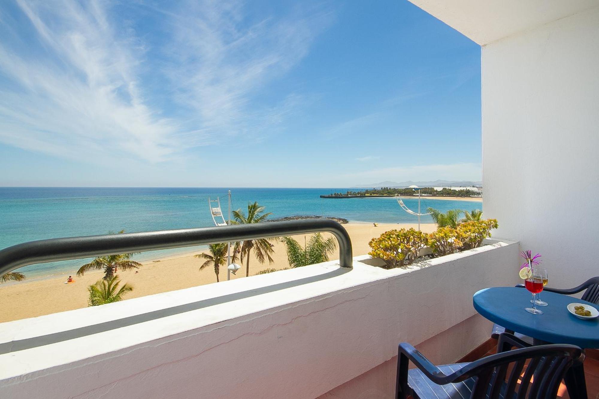 Double or Twin Room with Sea View