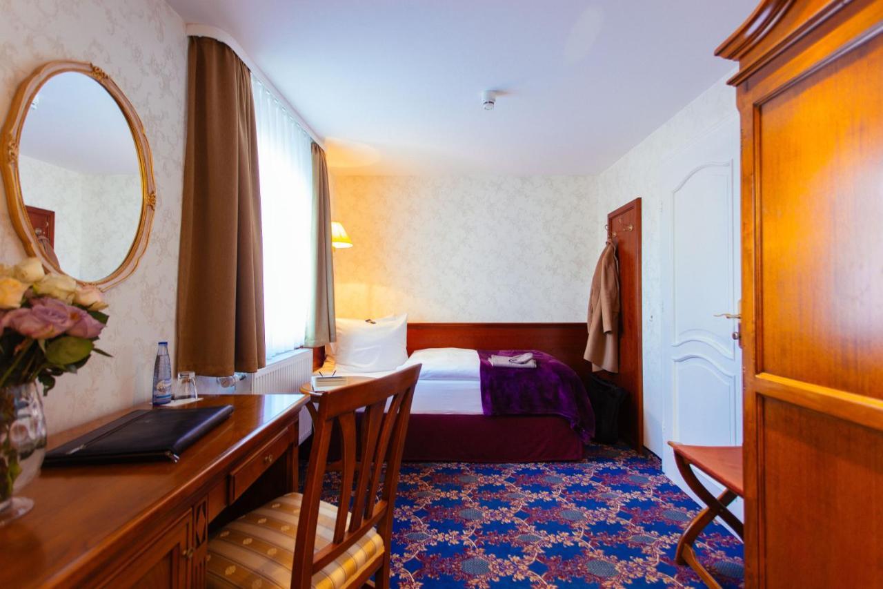 Single Room,1116377418:JPEG