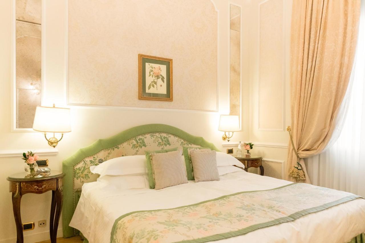 Quarto Clássico com Cama de Casal ou 2 de Solteiro