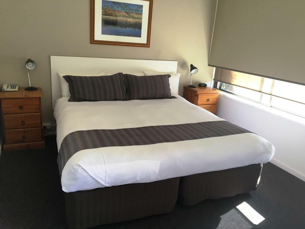 Standard King Room,806486262:JPEG