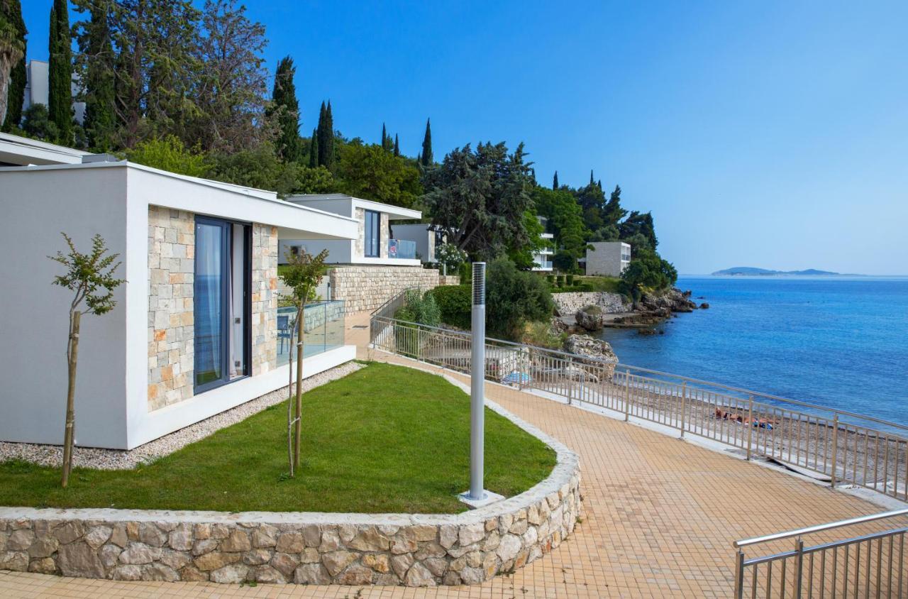 Detached Villa - Premium Beachfront Apartment,1277133469:JPEG
