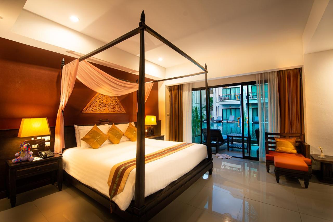 Grand Deluxe Double Room Pool Access