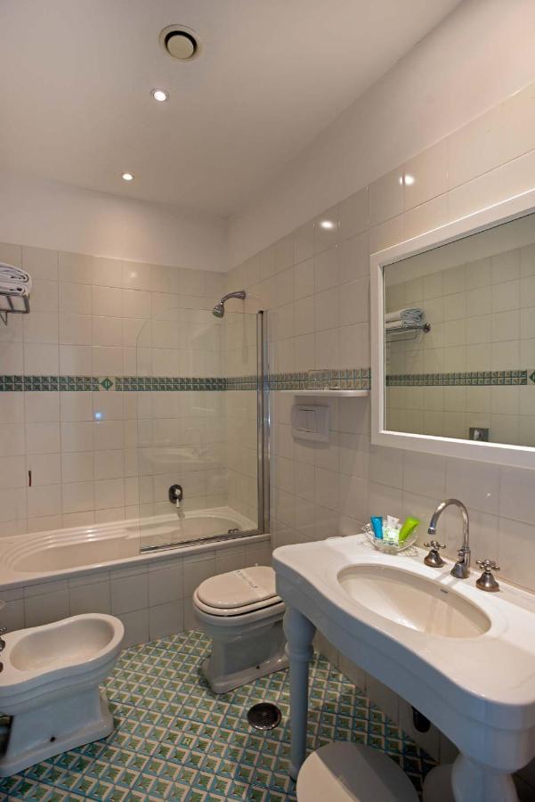 Habitación Doble Prémium con vistas parciales al mar - 1 o 2 camas