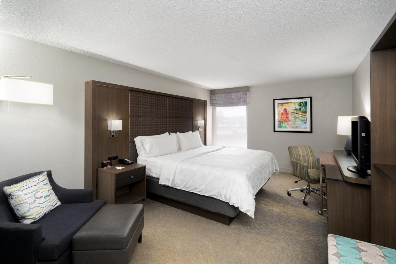 King Room - Hearing Accessible - Roll-in Shower,1039063633:JPEG