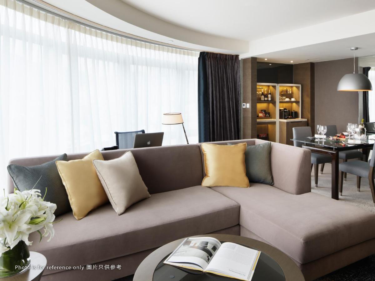 Plaza Suite with One King Bed (Complimentary welcome gift)