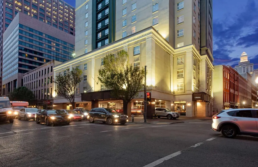 La Quinta Inn & Suites By Wyndham New Orleans Downtown-1