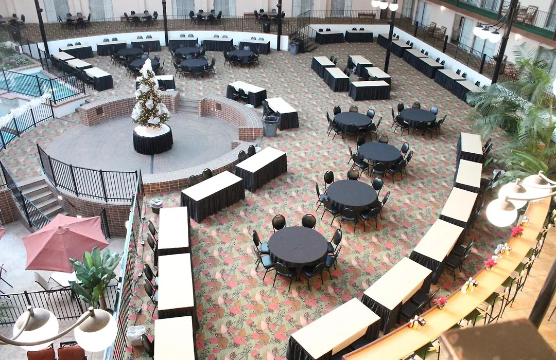 Holiday Inn Des Moines-Airport Conf Center By Ihg-1