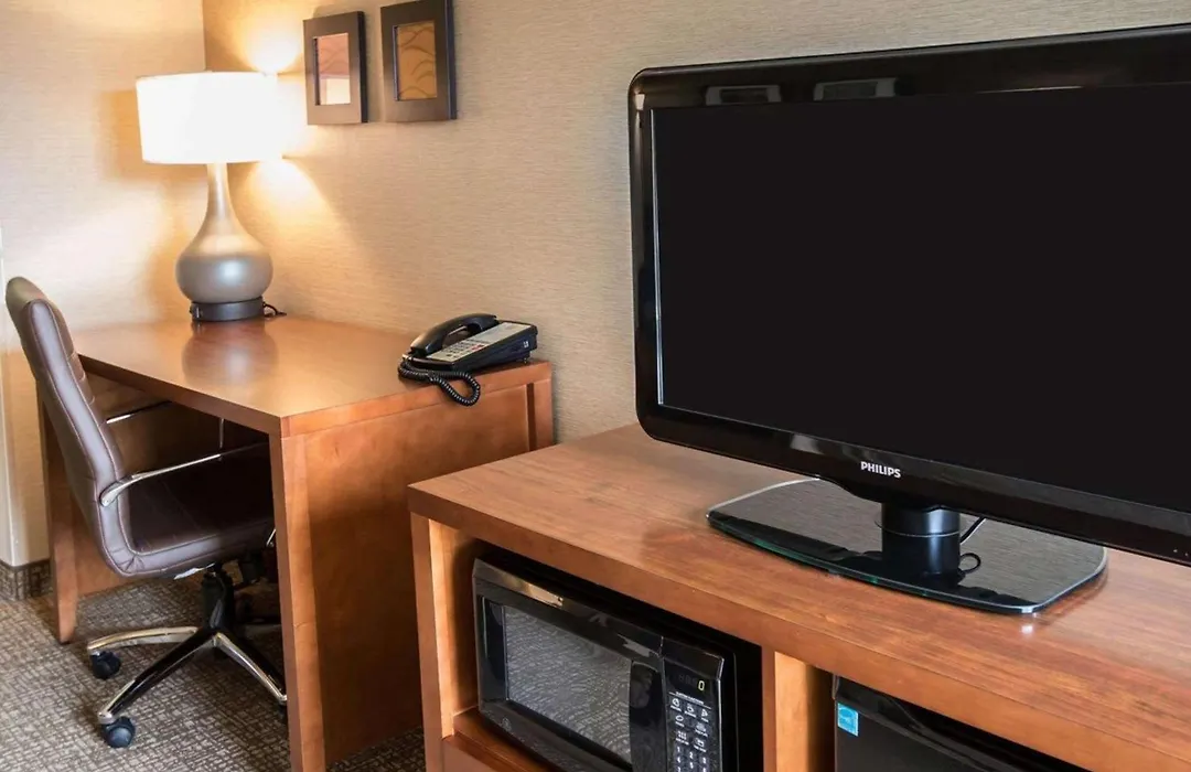 Comfort Inn Crystal Lake - Algonquin-1