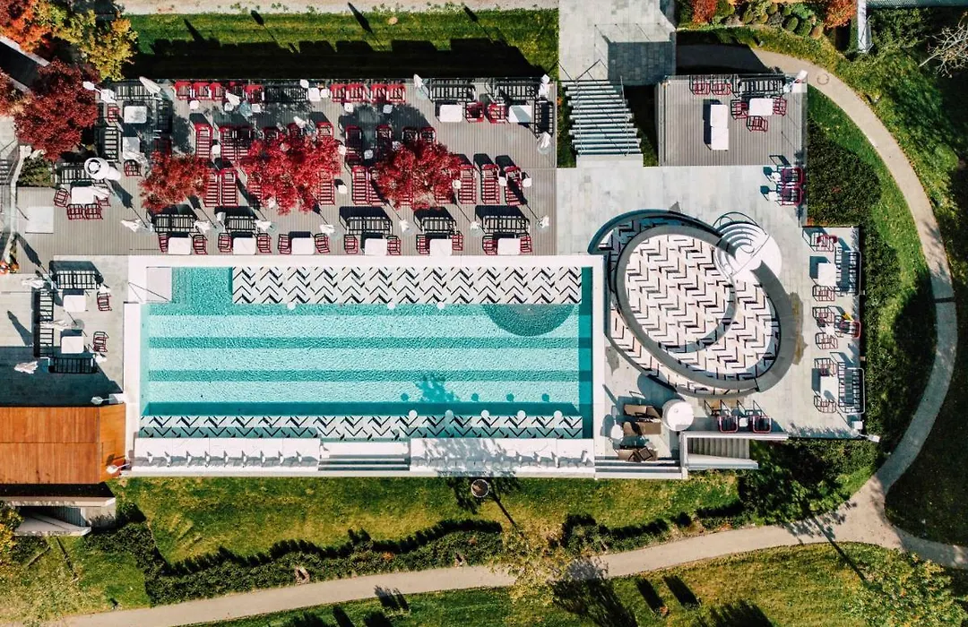 ¿Cuáles son los mejores hoteles cerca de Lake Zurich?-1