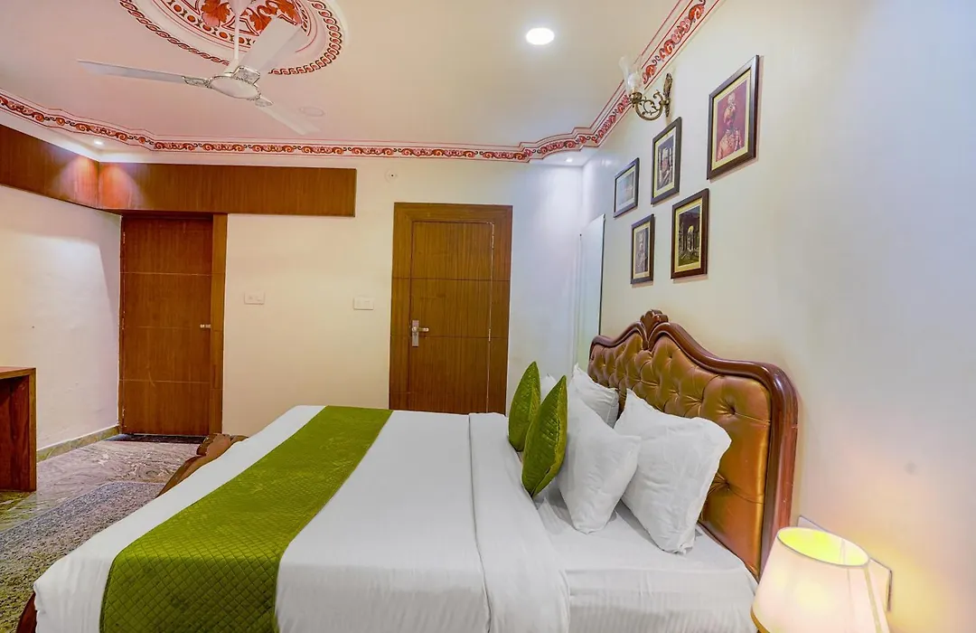 Royal Rafahiya - A Rooftop Lake View Hotel Near Lake Pichola-1