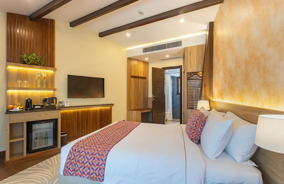 Fish Tail Lodge-1