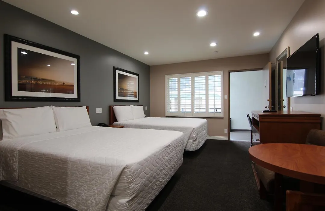 Dunes Inn - Wilshire (Adults Only)-1