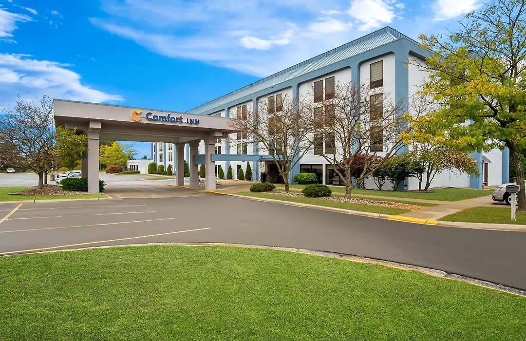 Comfort Inn Cadillac-1