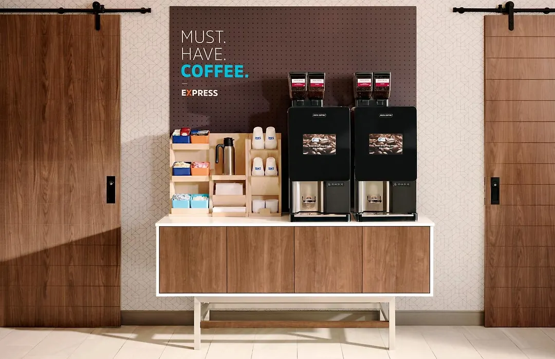 Holiday Inn Express Hotel & Suites Greensboro-East By Ihg-1