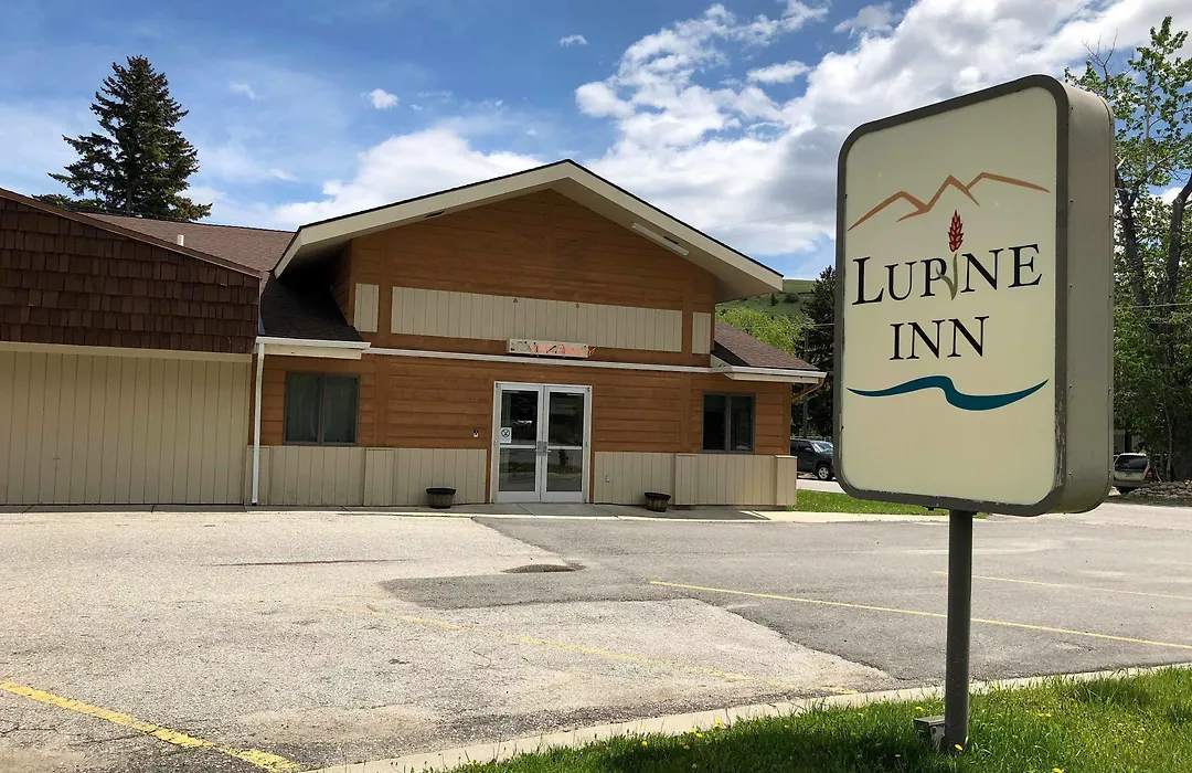 Lupine Inn-1