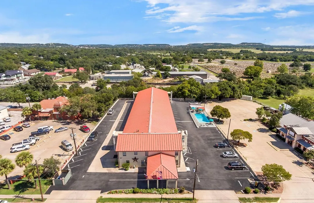 Super 8 By Wyndham Fredericksburg-1