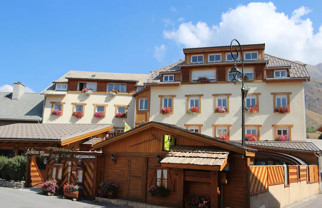 Logis Hôtel Les Autanes&Spa-1