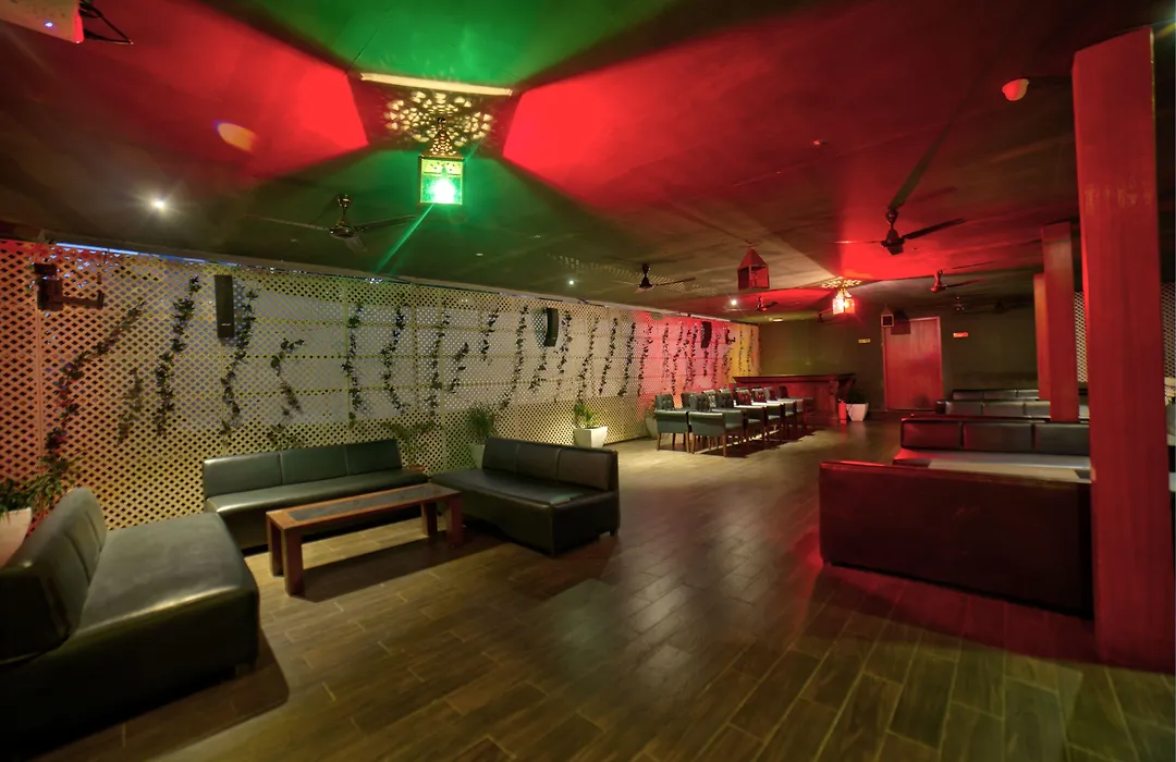 Goldfinch Hotel Mumbai-1