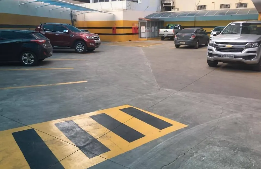 Vinds Plaza Hotel-1