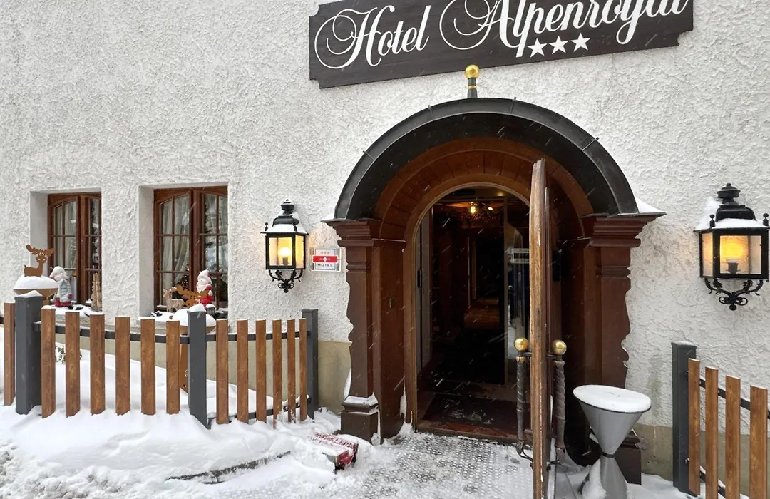 Hotel Alpenroyal-1