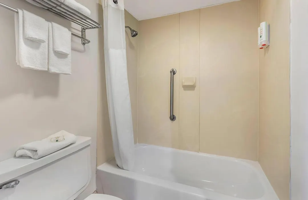 Quality Inn & Suites Easley - Greenville-1