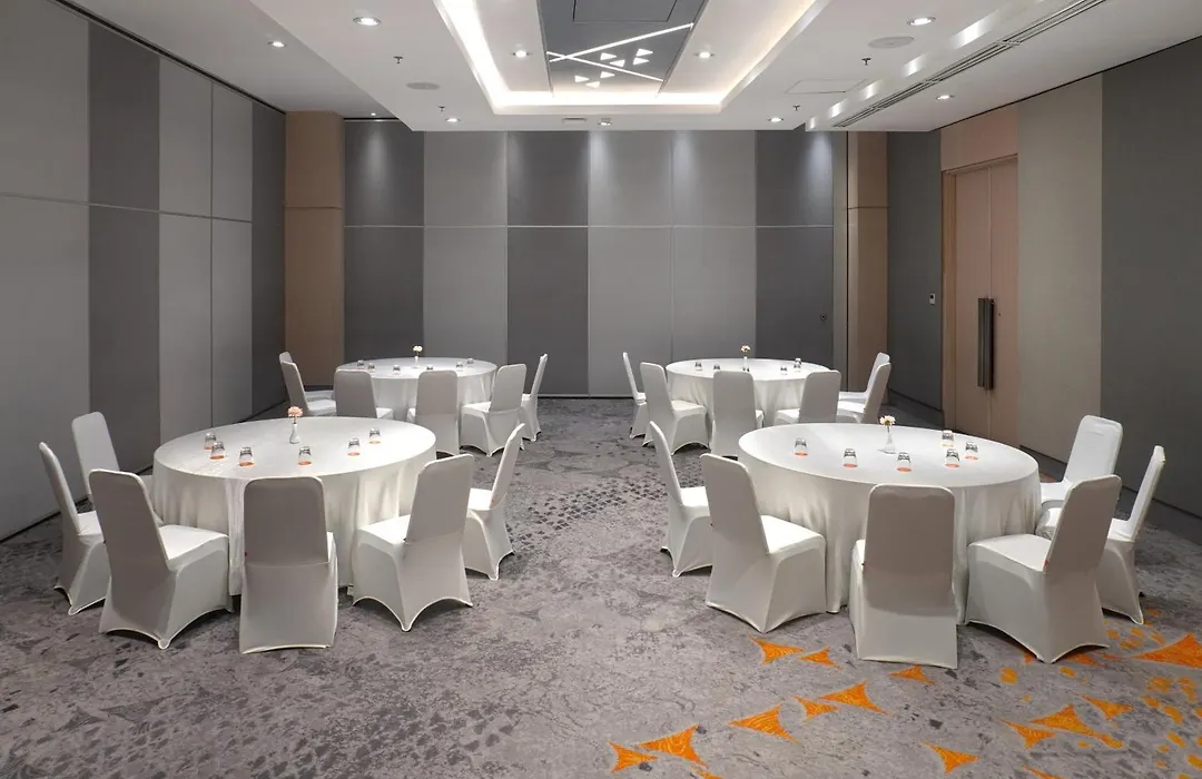 Harris Hotel & Conventions Bundaran Satelit Surabaya-1