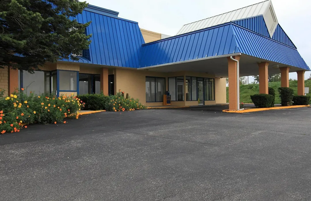 Americas Best Value Inn Newton-1