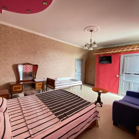Hostel Golden Fleece-3
