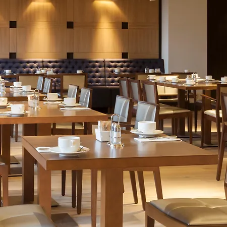 Madrid Marriott Auditorium Hotel & Conference Center-3