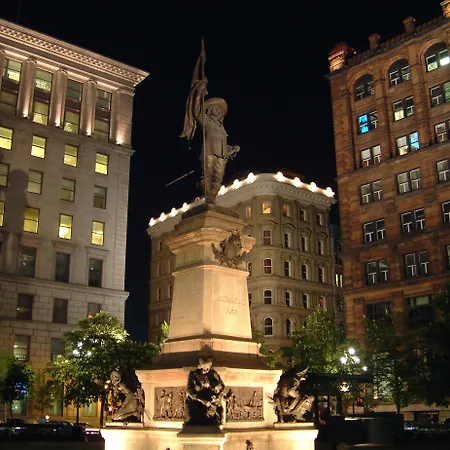 Holiday Inn Montreal Centre Ville Downtown By Ihg-3