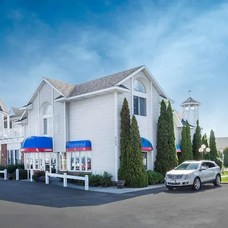 Ramada By Wyndham Mackinaw City Waterfront-2