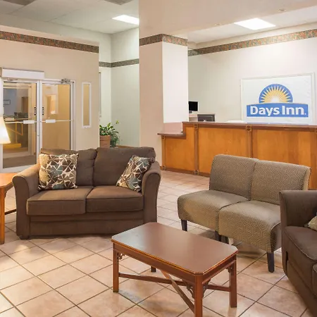 Days Inn By Wyndham St. Louis North-2