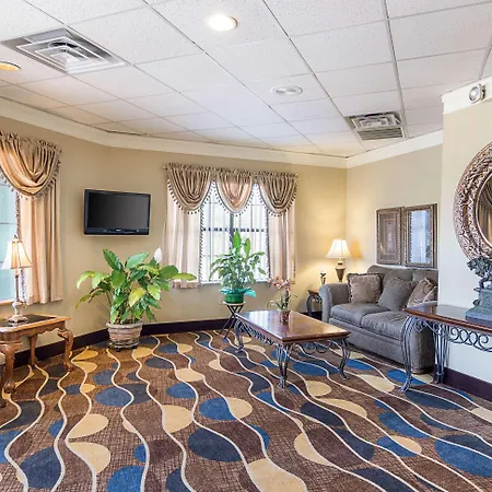 Econo Lodge-3