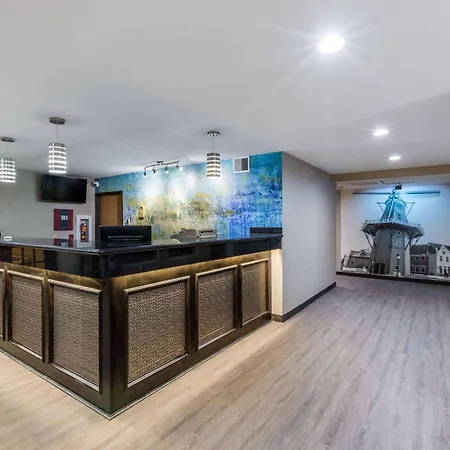 Baymont By Wyndham Pella-2