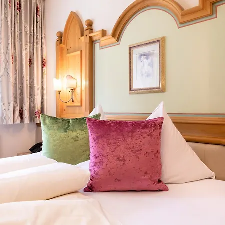 Hotel Schlosshof-2